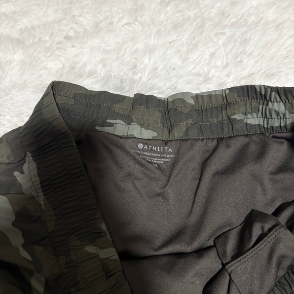 Athleta Women's Printed Mesh Racer Run Shorts 1X - Picture 3 of 4